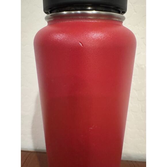 Hydro Flask 32 oz Wide Mouth Red Water Bottle – Read – Leaky Cap / Small Scratch - Picture 6 of 9